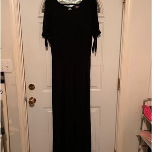 Vince Camuto dk navy short sleeved Jumpsuit in very good condition